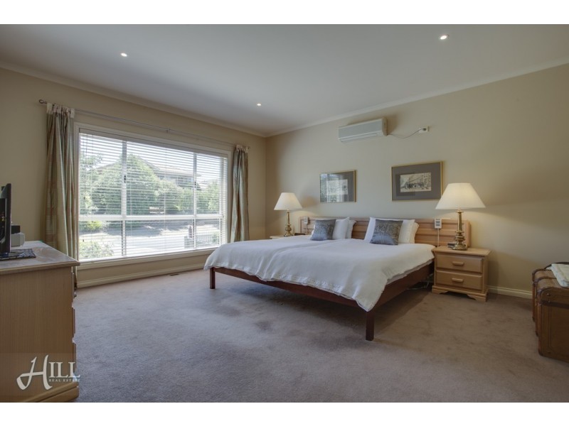 19 Grantham Crescent, Berwick VIC 3806