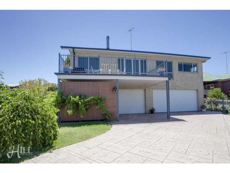 19 Grantham Crescent, Berwick VIC 3806