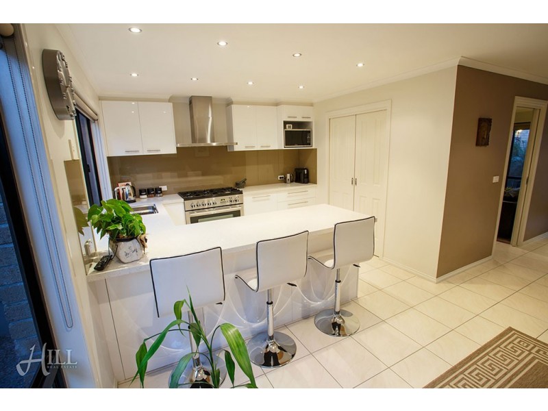 31 McCubbin Way, Berwick VIC 3806