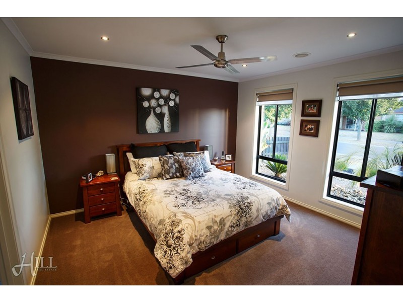 31 McCubbin Way, Berwick VIC 3806