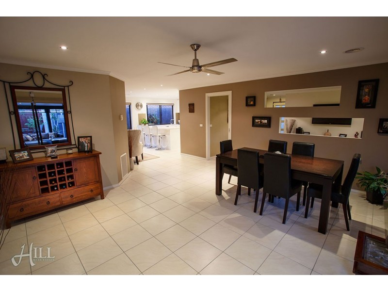 31 McCubbin Way, Berwick VIC 3806