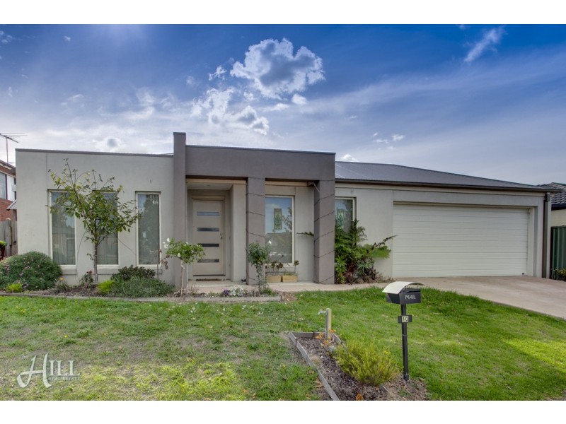10 Woodhenge Close, Cranbourne East VIC 3977