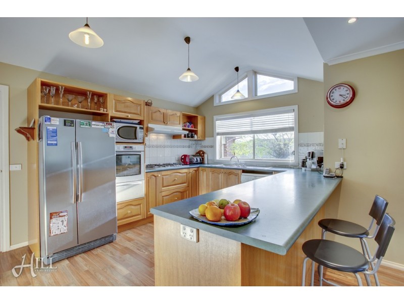 14 Deakin Court, Berwick VIC 3806