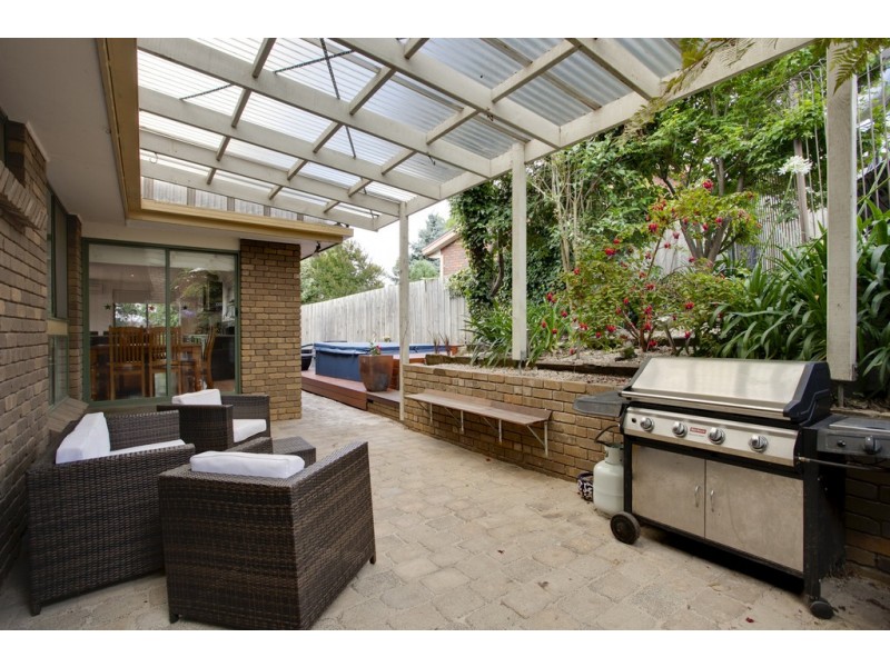 6 Outlook Drive, Berwick VIC 3806