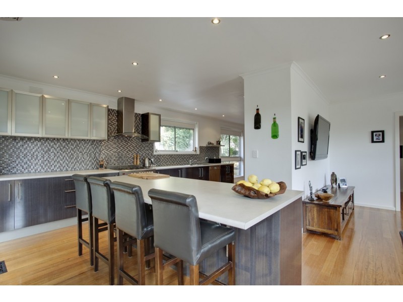 6 Outlook Drive, Berwick VIC 3806