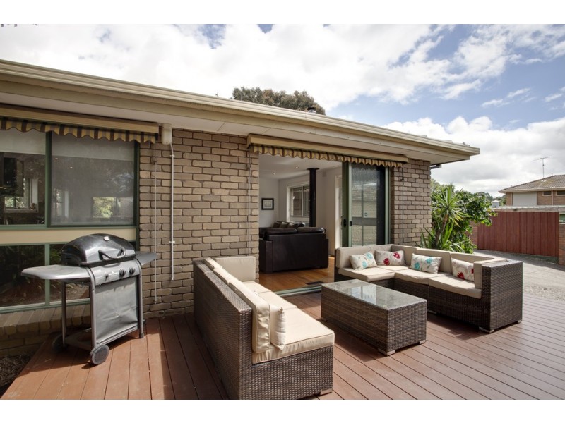 6 Outlook Drive, Berwick VIC 3806