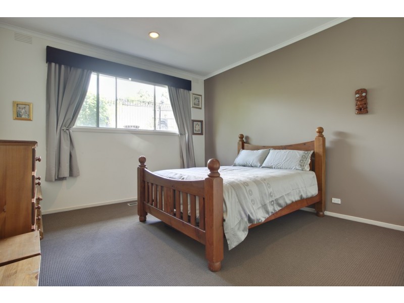 6 Outlook Drive, Berwick VIC 3806