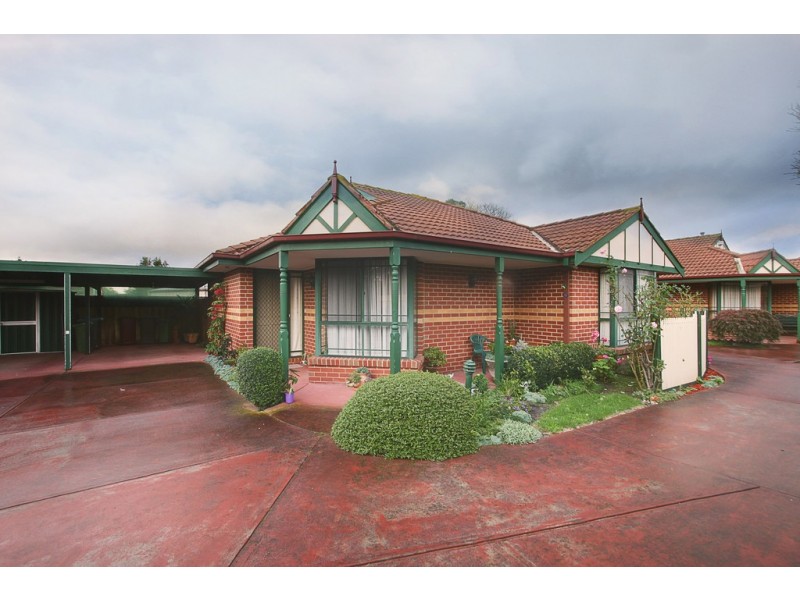 Unit 2/2 Ambleside Crescent, Berwick VIC 3806