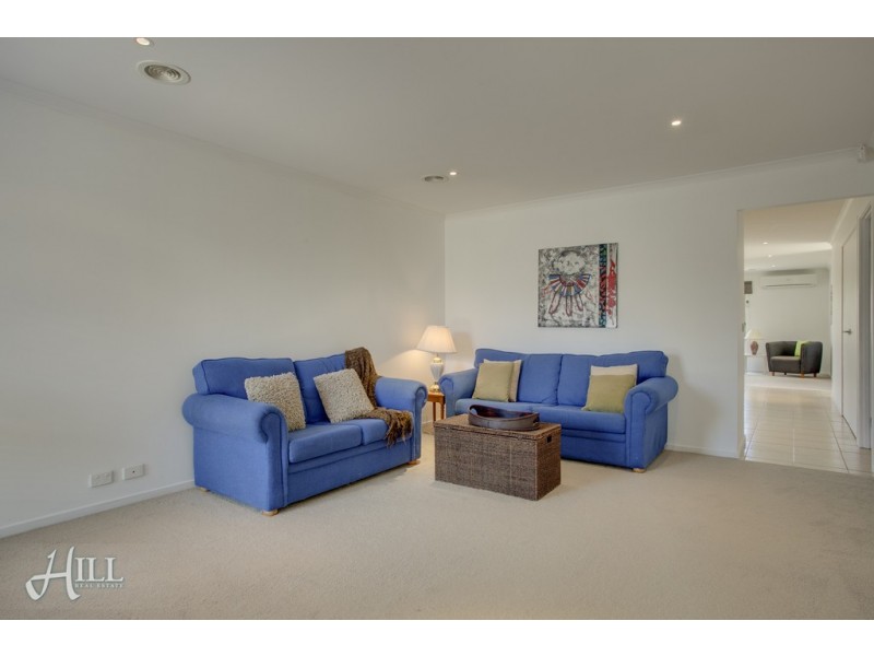 49 Melzak Way, Berwick VIC 3806