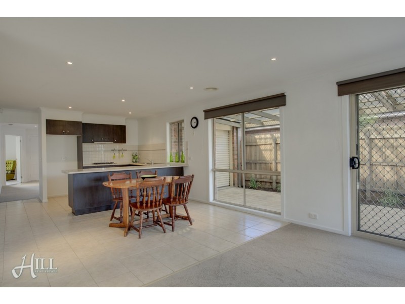 49 Melzak Way, Berwick VIC 3806