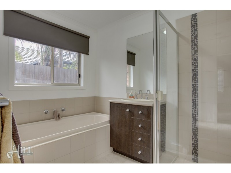 49 Melzak Way, Berwick VIC 3806