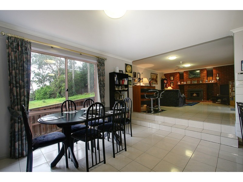 30 Quarry Hills Drive, Berwick VIC 3806