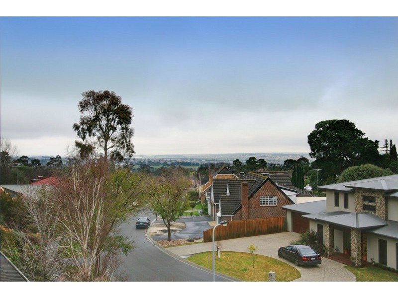 30 Quarry Hills Drive, Berwick VIC 3806