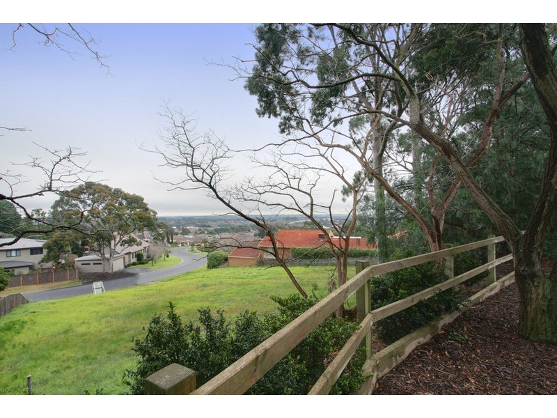 30 Quarry Hills Drive, Berwick VIC 3806