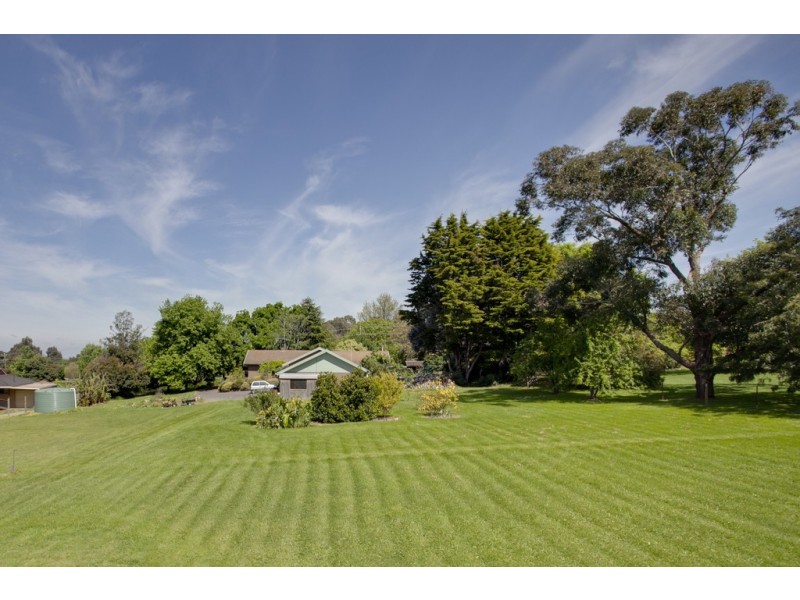 12 Fox Road, Narre Warren North VIC 3804