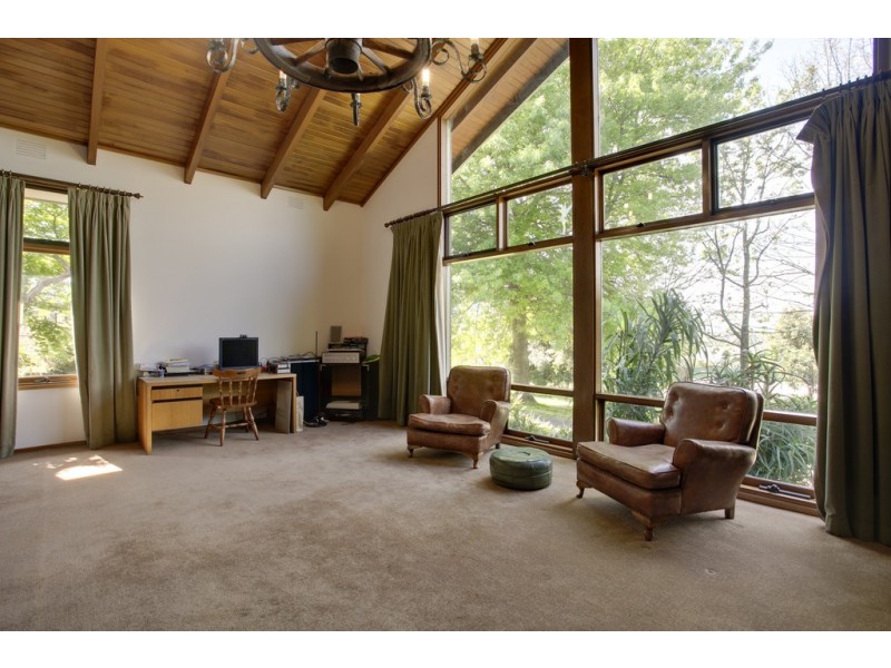 12 Fox Road, Narre Warren North VIC 3804