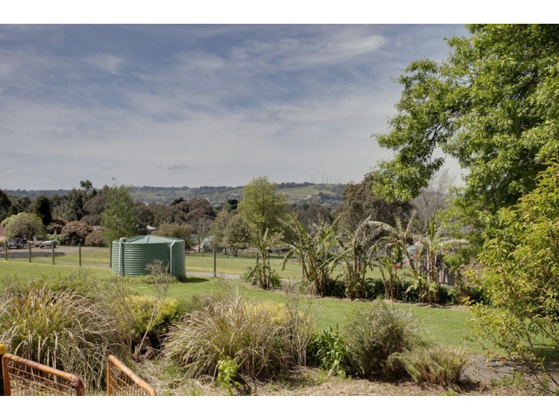 12 Fox Road, Narre Warren North VIC 3804