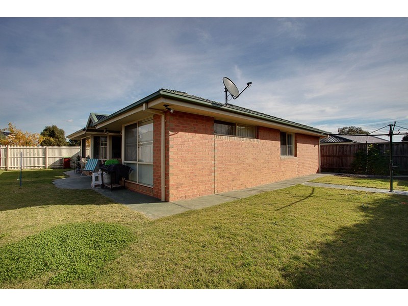 14 Ganaway Drive, Berwick VIC 3806