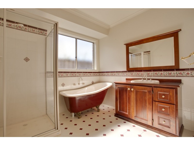 8 Parramatta Place, Berwick VIC 3806