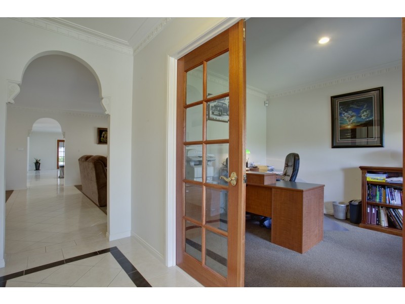 8 Parramatta Place, Berwick VIC 3806