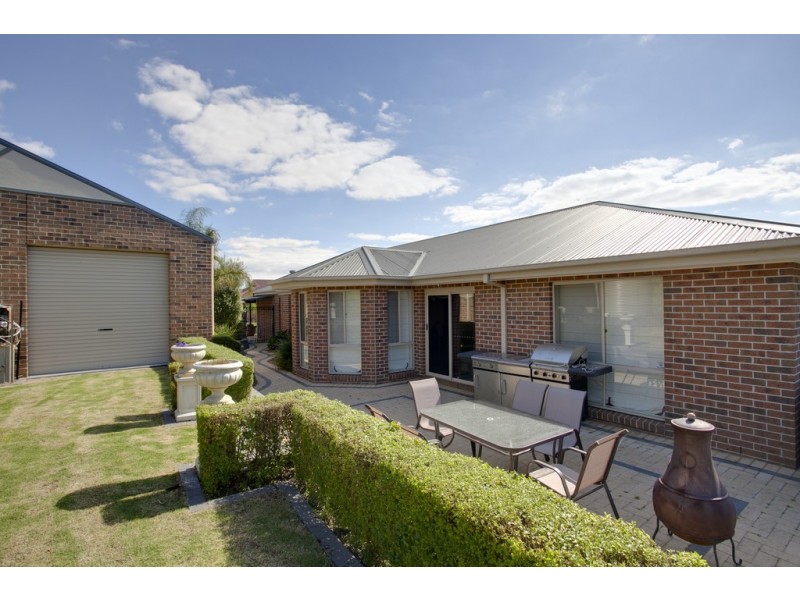 8 Parramatta Place, Berwick VIC 3806