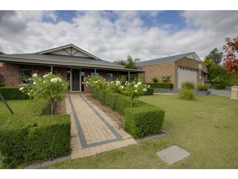 8 Parramatta Place, Berwick VIC 3806