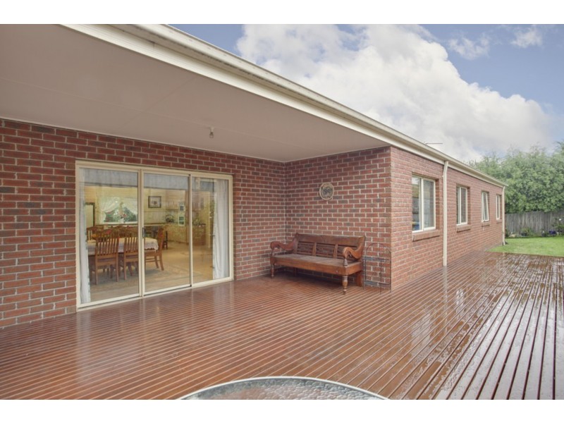 2 Siandra Place, Berwick VIC 3806