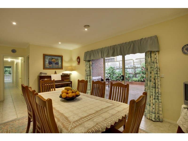 2 Siandra Place, Berwick VIC 3806