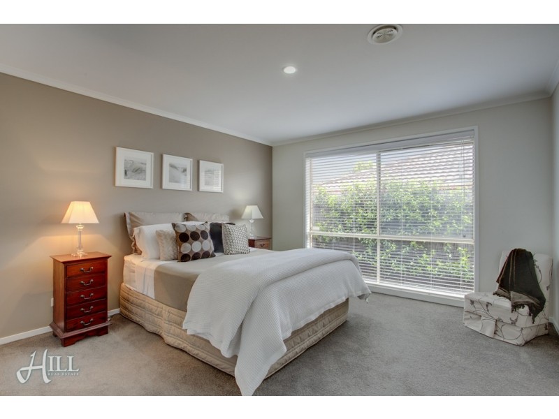 6 Vivienne Way, Berwick VIC 3806