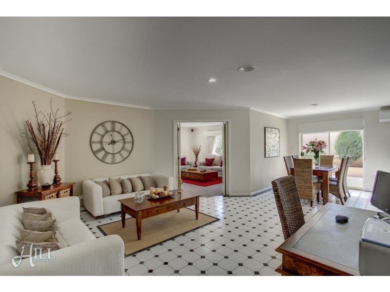 6 Vivienne Way, Berwick VIC 3806