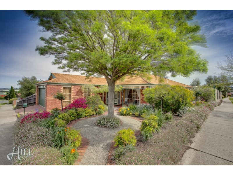 6 Vivienne Way, Berwick VIC 3806