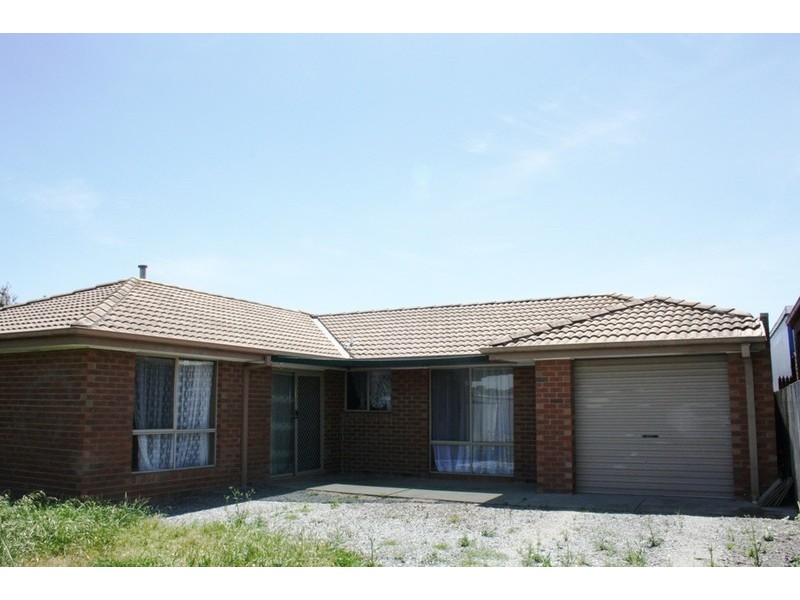 11 Fleetwood Drive, Narre Warren VIC 3805