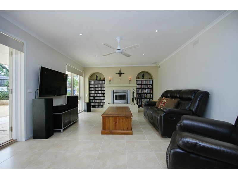 34 Outlook Drive, Berwick VIC 3806