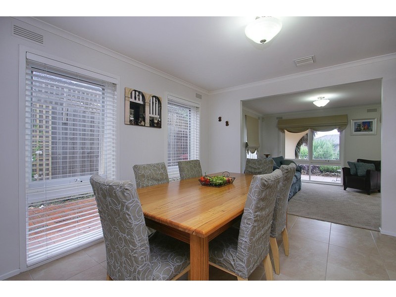 34 Outlook Drive, Berwick VIC 3806