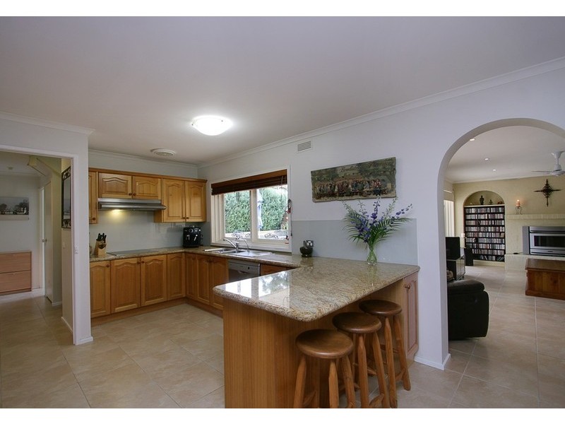 34 Outlook Drive, Berwick VIC 3806