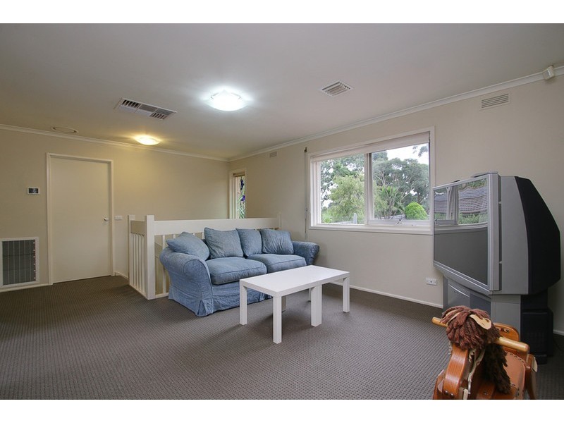 34 Outlook Drive, Berwick VIC 3806