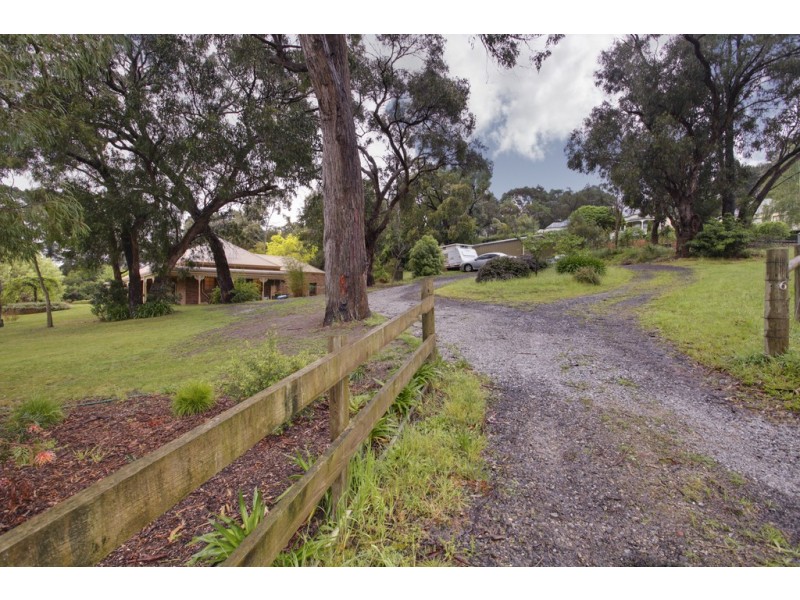 6 Quamby Avenue, Guys Hill VIC 3807