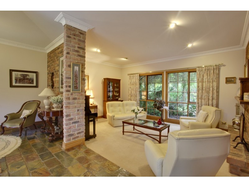 6 Quamby Avenue, Guys Hill VIC 3807