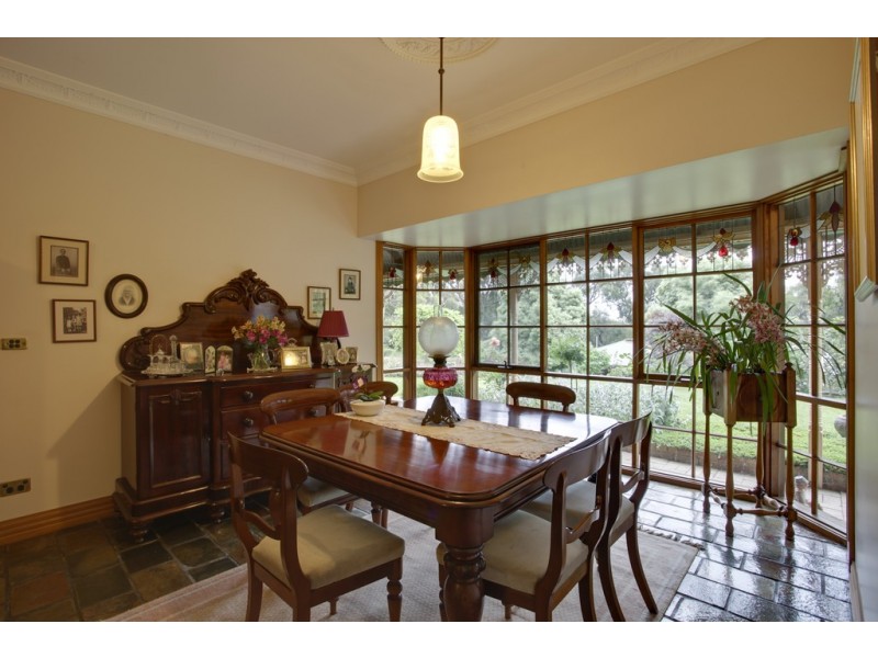 6 Quamby Avenue, Guys Hill VIC 3807