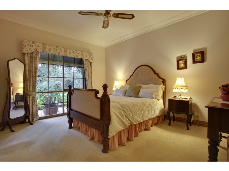 6 Quamby Avenue, Guys Hill VIC 3807