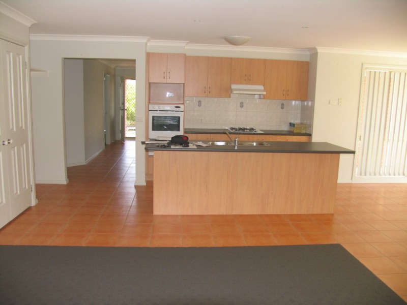 18 Charles Conder Place, Berwick VIC 3806
