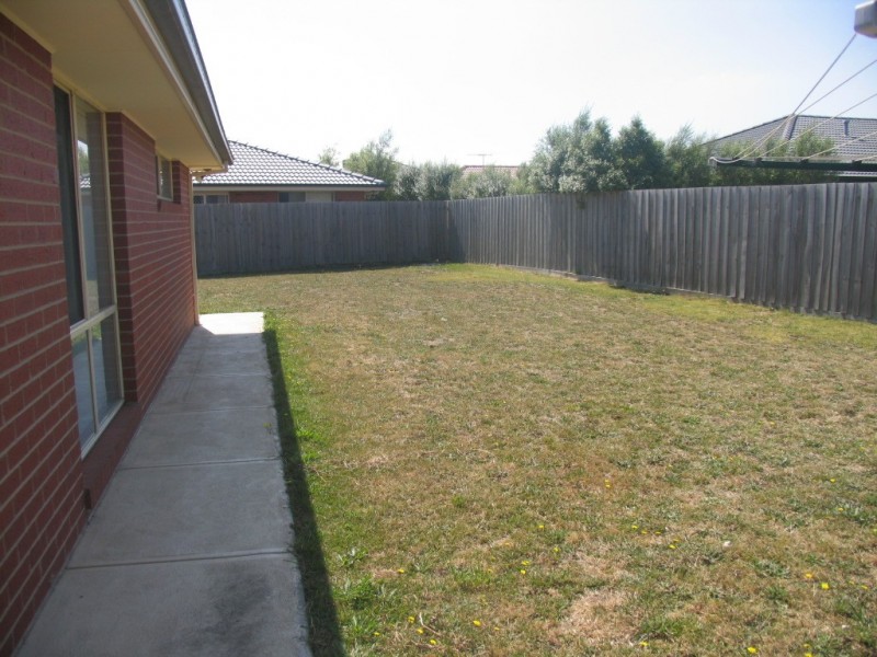 18 Charles Conder Place, Berwick VIC 3806