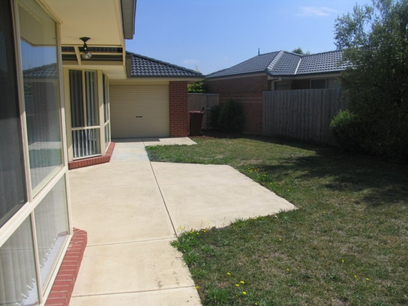 18 Charles Conder Place, Berwick VIC 3806