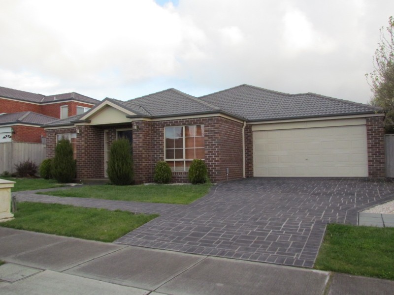 9 Glenmaggie Close, Berwick VIC 3806