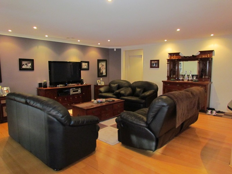 9 Glenmaggie Close, Berwick VIC 3806