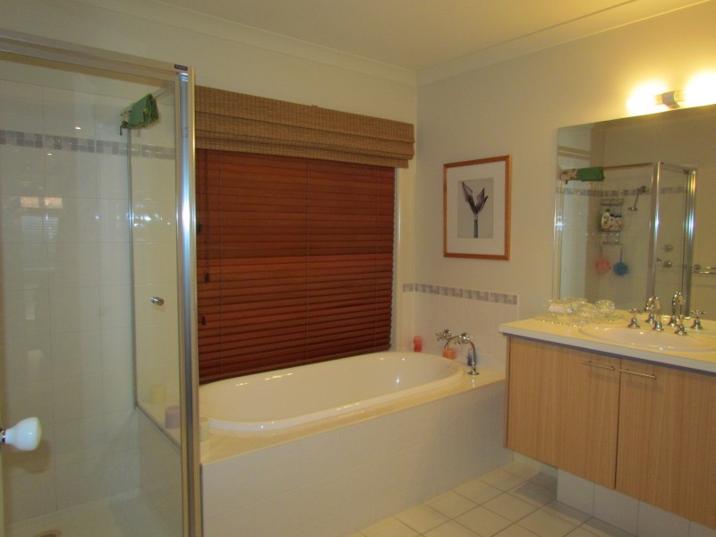 9 Glenmaggie Close, Berwick VIC 3806