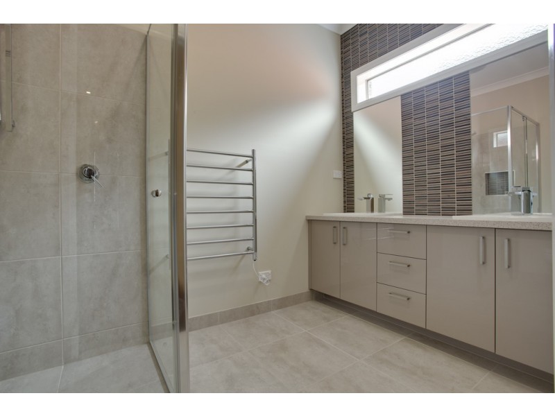 84 Heather Grove, Clyde North VIC 3978