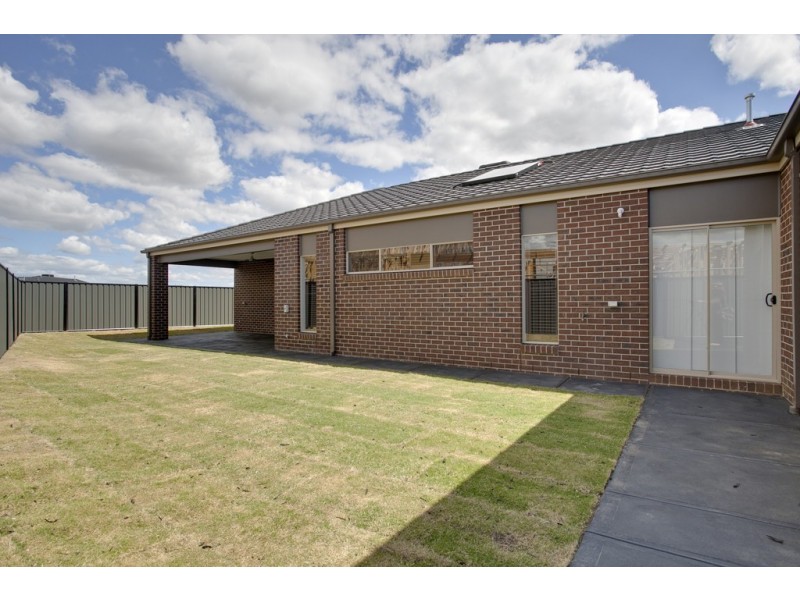 84 Heather Grove, Clyde North VIC 3978