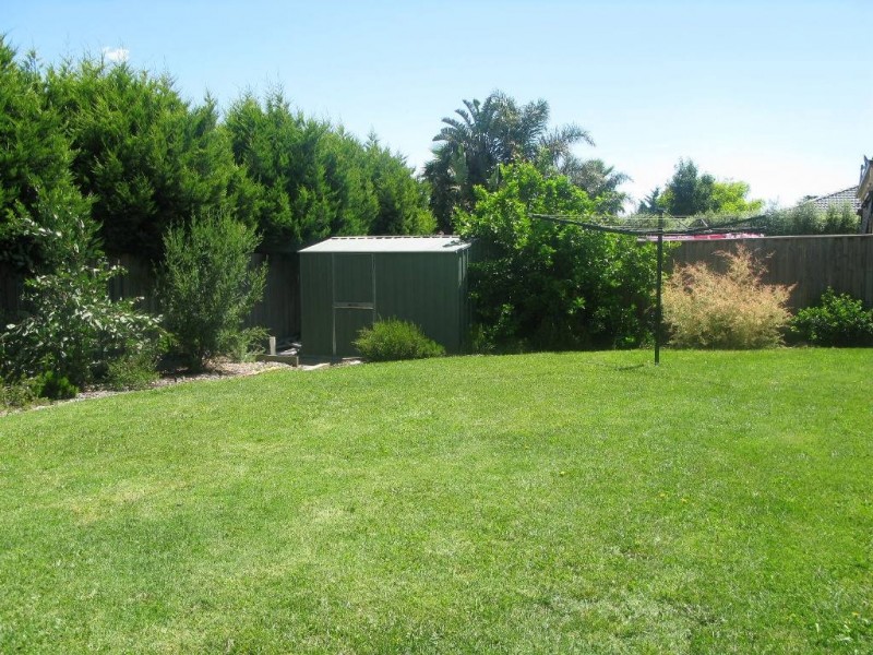 56 Edgbaston Circuit, Berwick VIC 3806