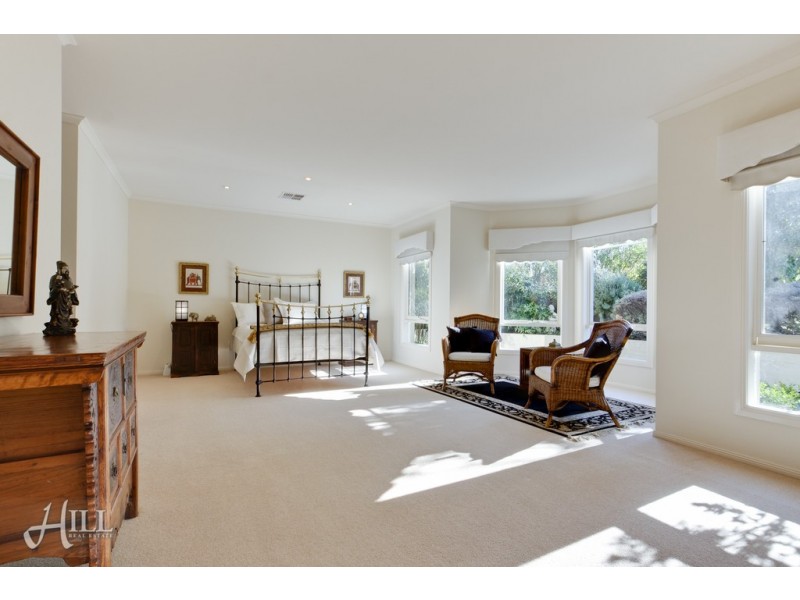 44 Edgbaston Circuit, Berwick VIC 3806